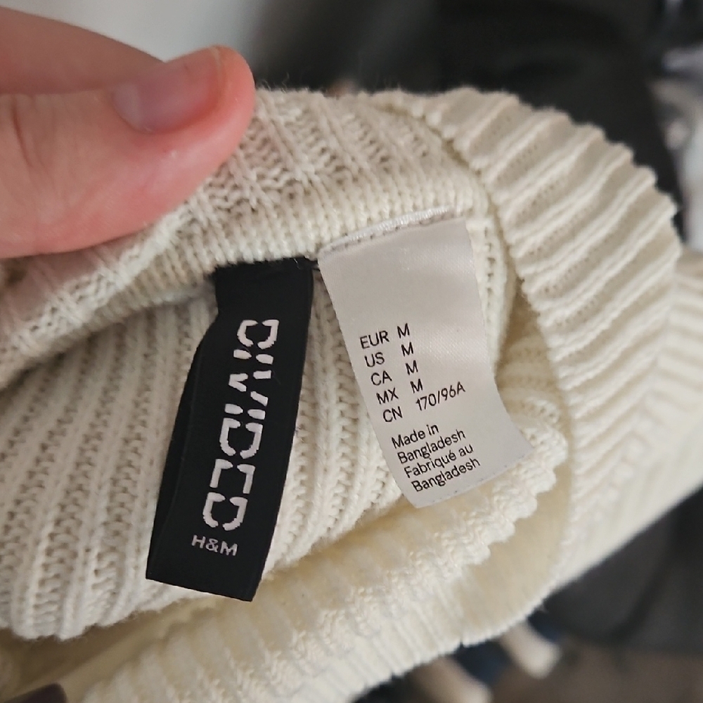 Cozy Cream Turtleneck Sweater - Picture 2 of 3